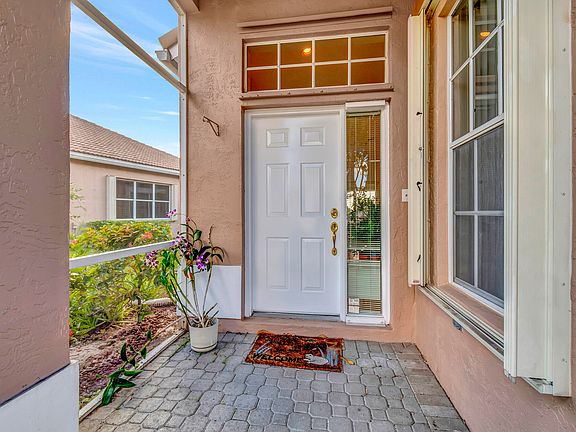 3rd image of 6956 Cairnwell Drive