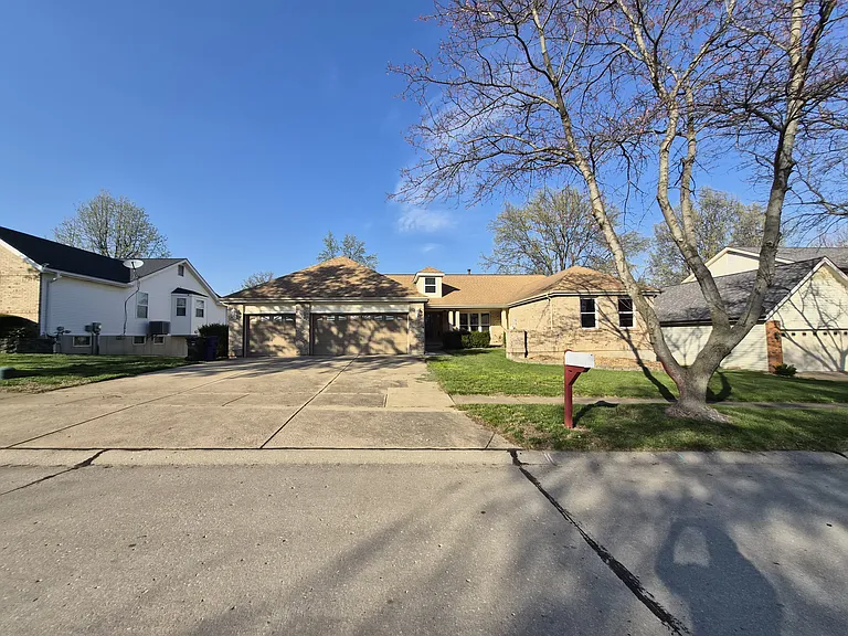 1809 Red Clover Dr — Photo 1