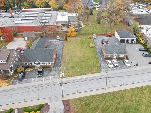 1228 Smith Ct, Rocky River, OH 44116