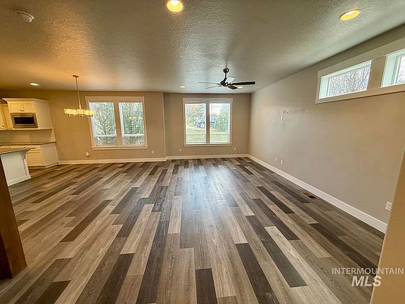 4th image of 76 E Ranch Dr