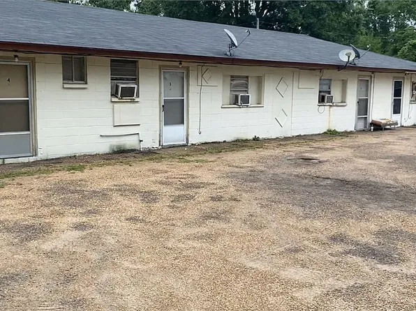 302 Martin Luther King Dr, McComb, MS 39648