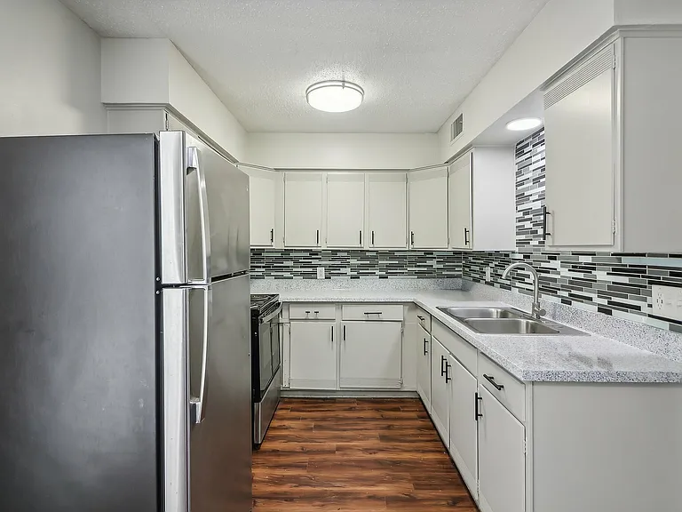 9-web-or-mls-James Ave-009