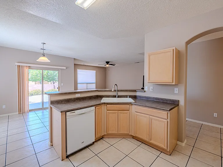 1124 Calle Corvo NE — Photo 16