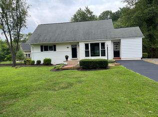 2541 Flint Hill Rd, Vienna, VA 22181