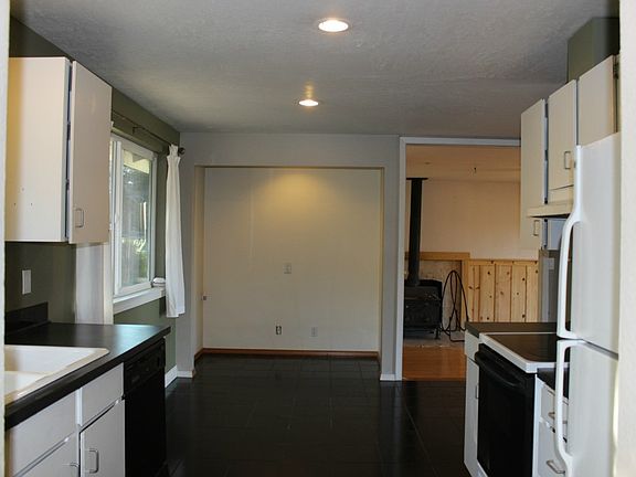 2nd image of 26925 Frodesen Cir NE