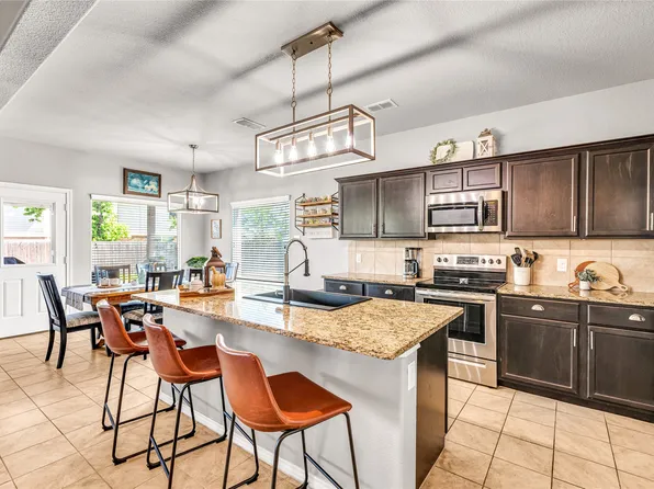 213 Jockey Ct, Ponder, TX 76259