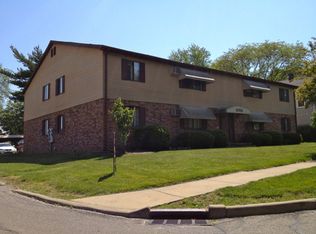 6705 Roosevelt Dr #8, Sylvania, OH 43560