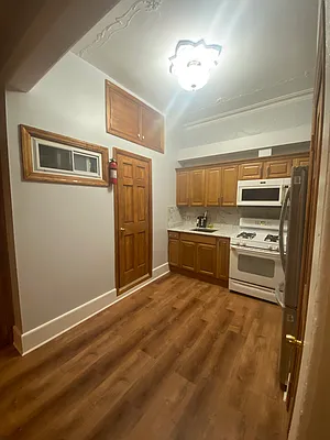 Rented by Peace of Mind Realty | media 19