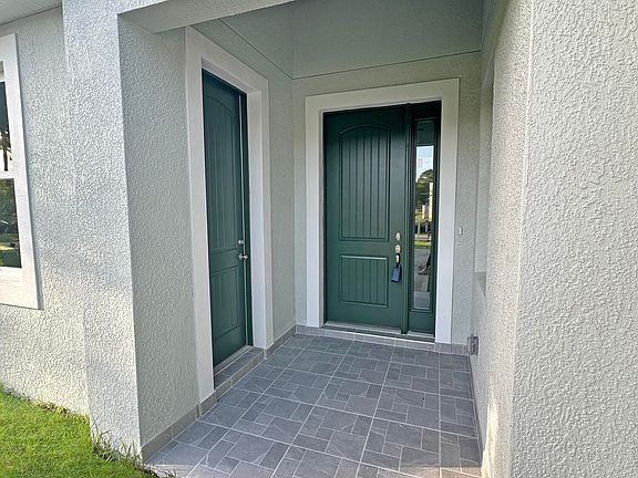 4th image of 420 Di Lido St NE