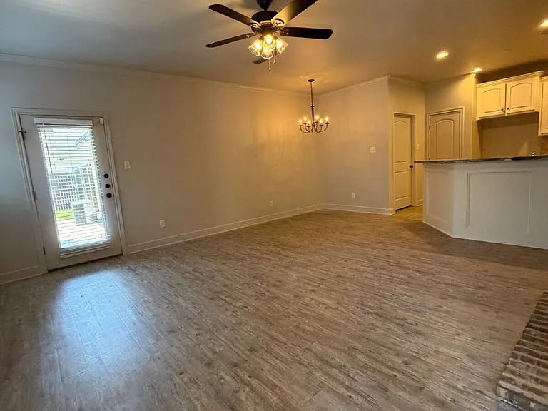 6105 73rd St #A — Photo 2
