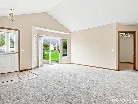 3rd image of 1744 Court St #1744