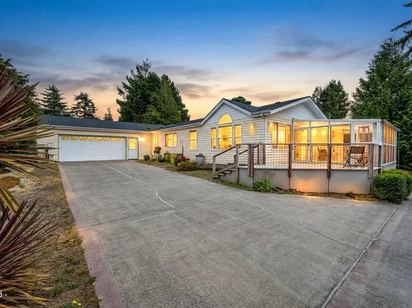 240 SW View Dr, Waldport, OR 97394