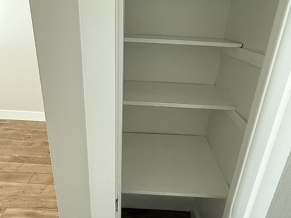 5th image of 139 McDonnell Ave #1