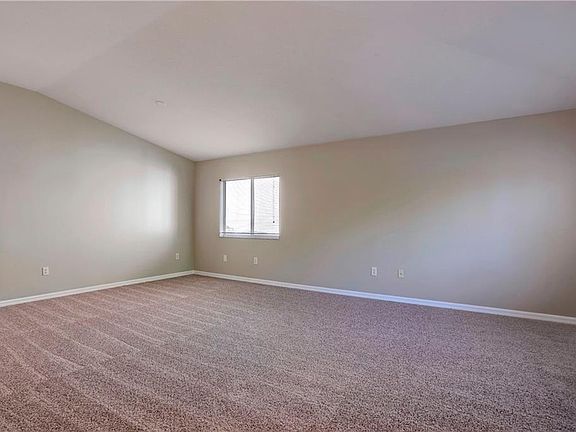 5th image of 18114 Sandy Pointe Dr