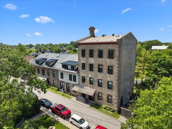 45 Mill St #1, Carleton Place, ON K7C 1T6