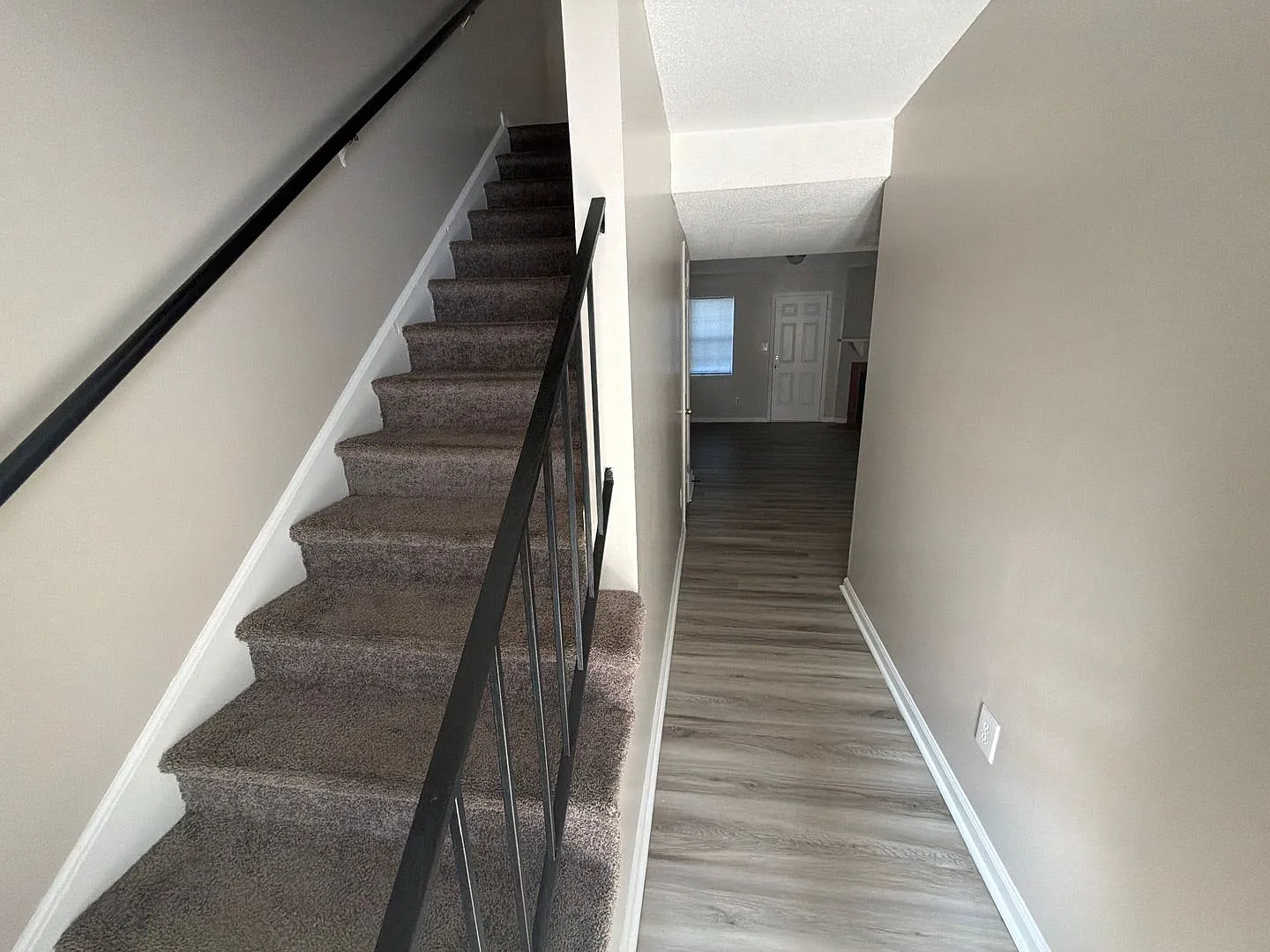 Melbourne Place Apartments — Photo 3
