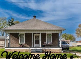 311 W Prairie St, Staunton, IL