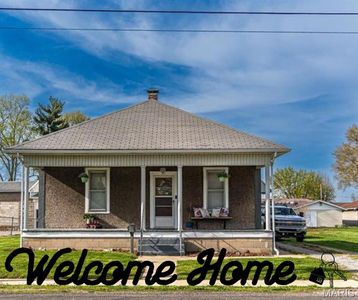 311 W Prairie St, Staunton, IL, 62088