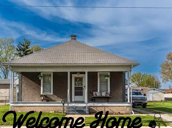 311 W Prairie St, Staunton, IL 62088