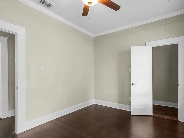 835 S Robertson Ave — Photo 11