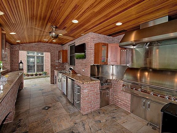 5th image of 2179 S Villa Dr