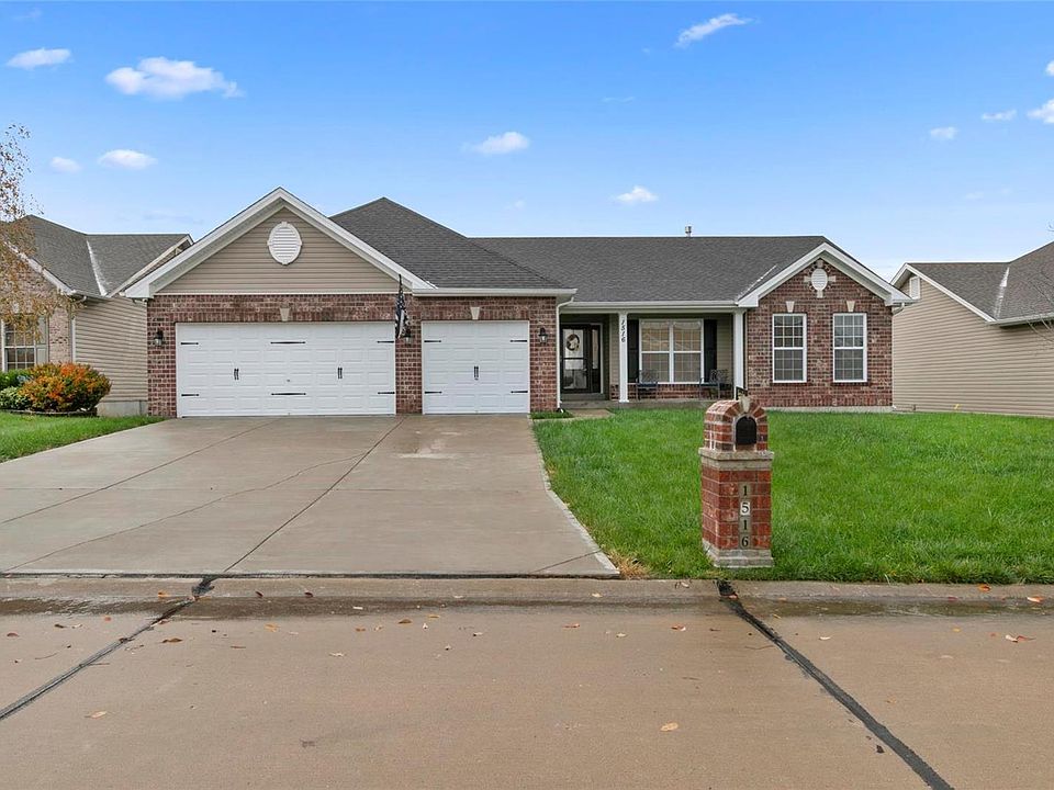 2nd image of 1516 Wainscott Dr