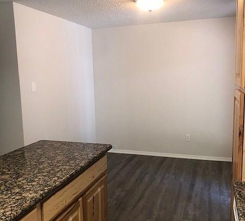 Eating area next to kitchen