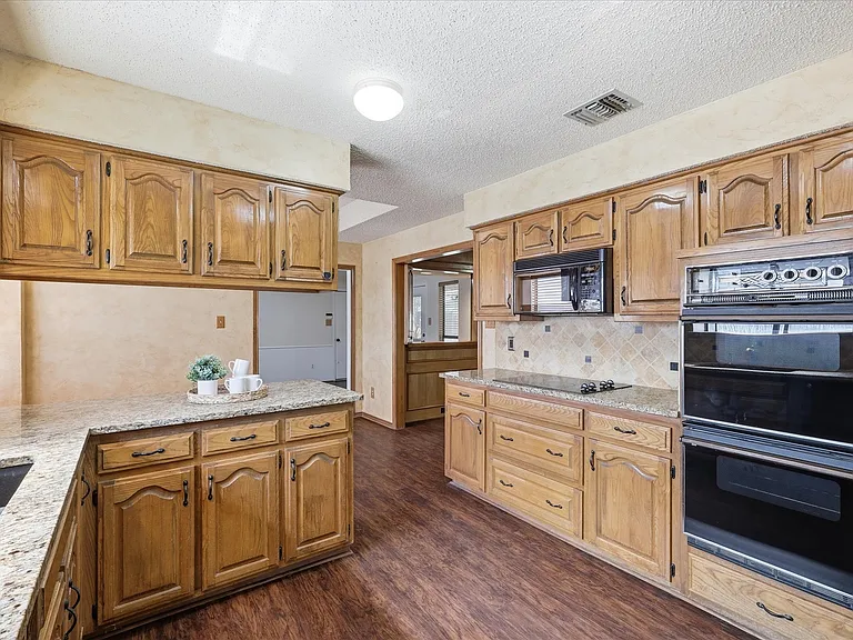1774 Clydesdale Dr — Photo 10