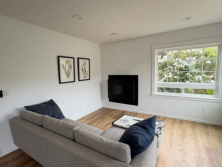 246 Edmund Ln — Photo 2
