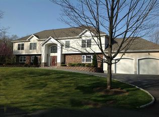 42 Howard St, Wyckoff, NJ 07481