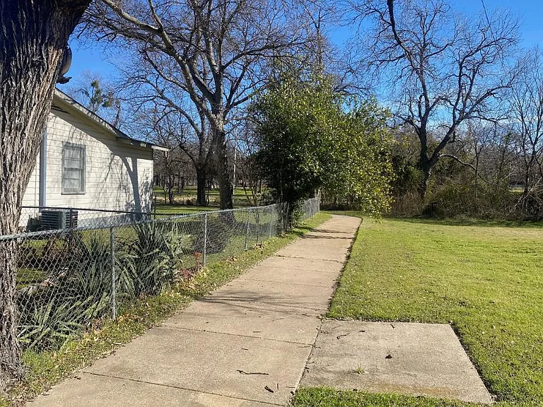 319 Arnold Ave — Photo 23