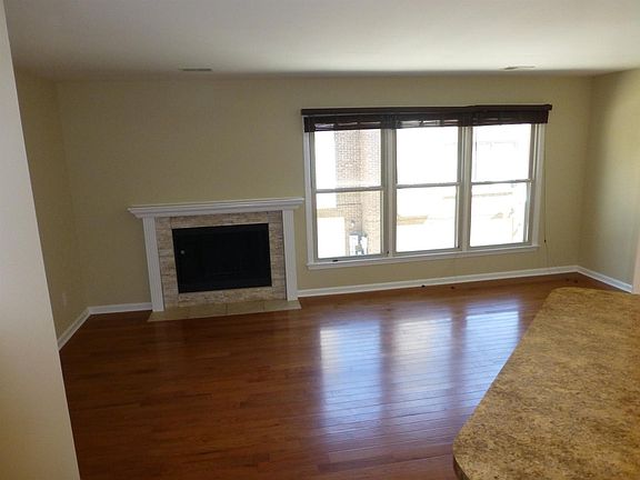 4th image of 309 Bainbridge Dr APT D