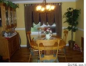 1st image of 18 Overbrook Ln