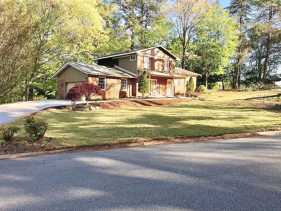1st image of 202 Doeskin Ln SE