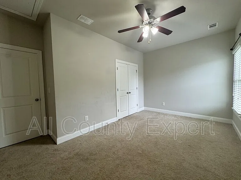 1674 Fairview Dr — Photo 22