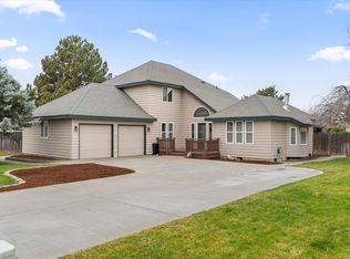 4489 Northlake Dr, West Richland, WA