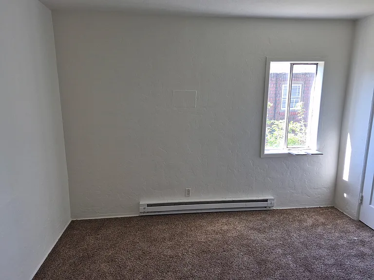 420 14th St — Photo 5