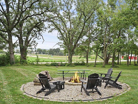 3rd image of 2257 Dyreson Road
