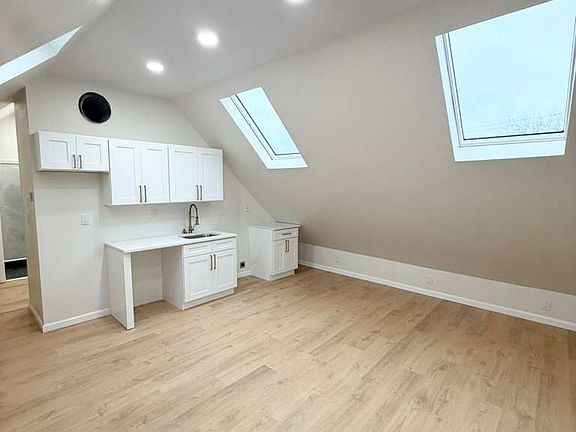 2nd image of 714 College Ave #3