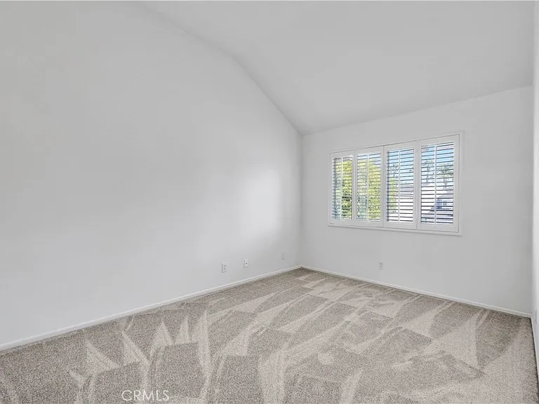 64 Willowood — Photo 17