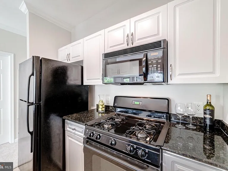 12900 Centre Park Cir #8 — Photo 8