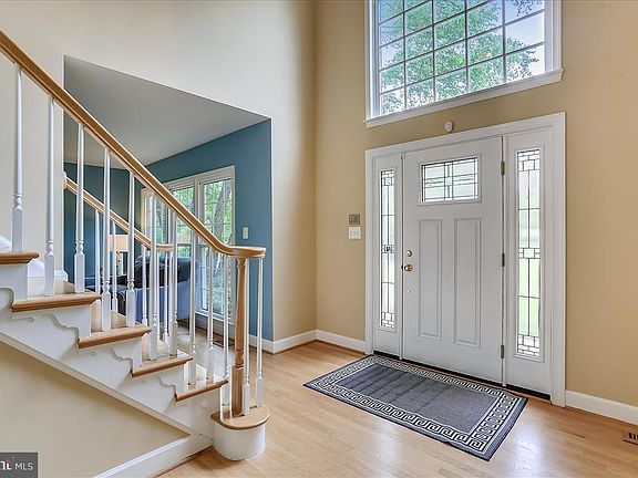 5th image of 17525 Applewood Ln
