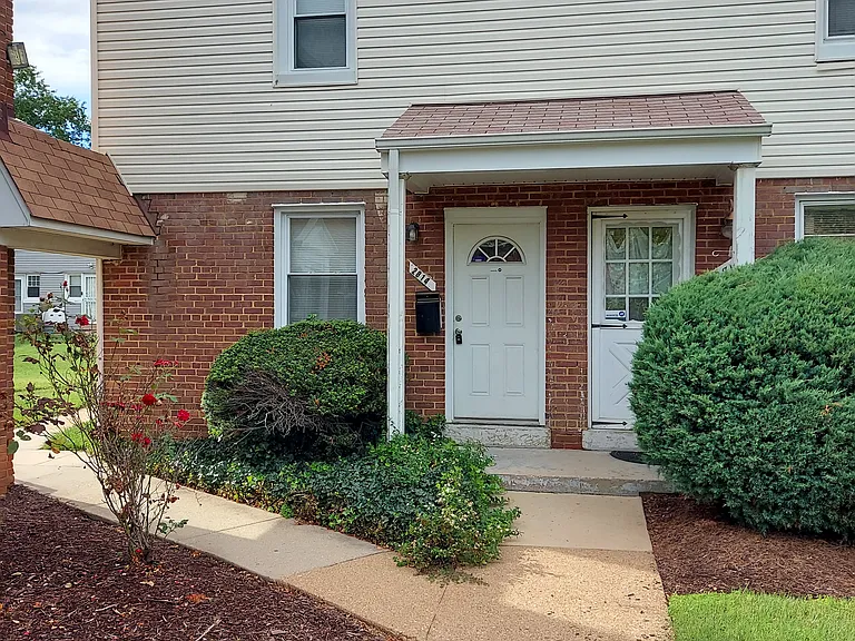 2814 Keating St — Photo 1