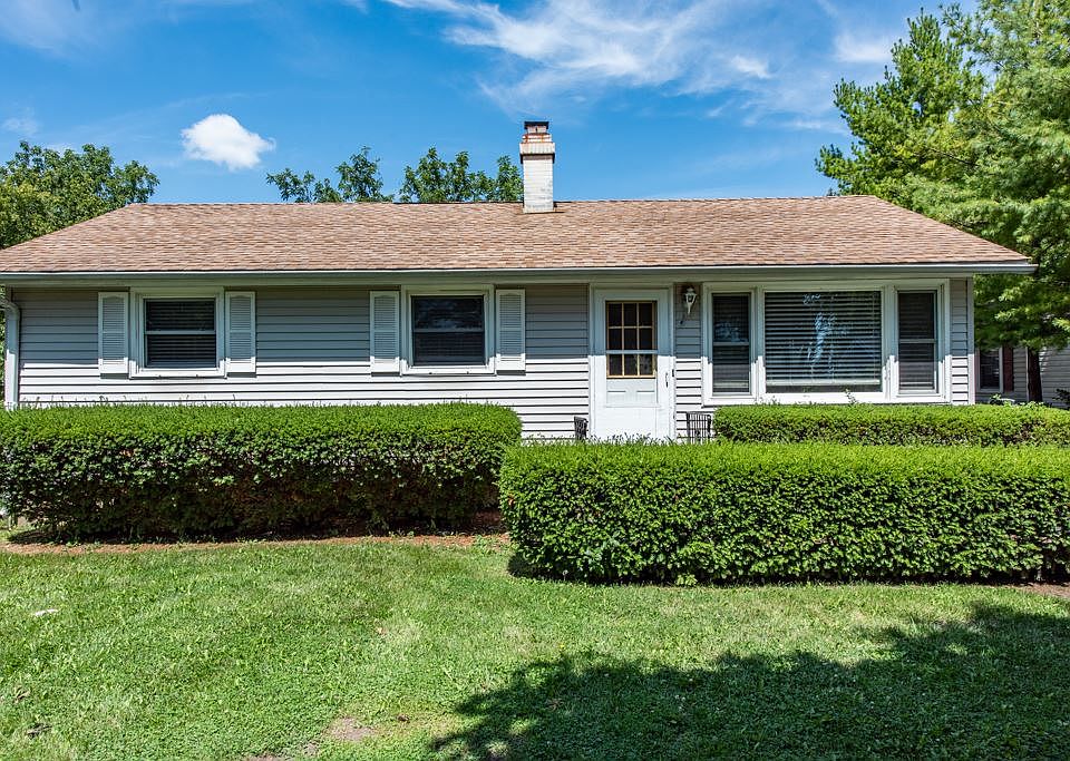 1st image of 18612 W Country Ln