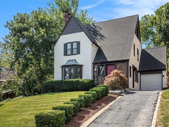 2013 W 50th St, Westwood Hills, KS 66205