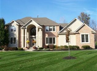 142 Oak Tree Dr, Canfield, OH 44406