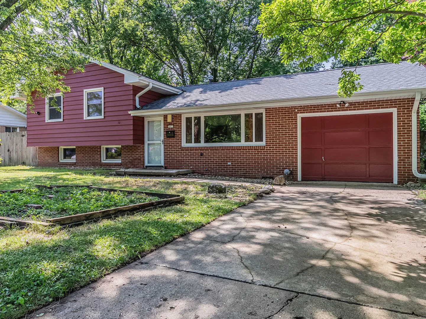 803 E Sunnycrest Dr photo 1