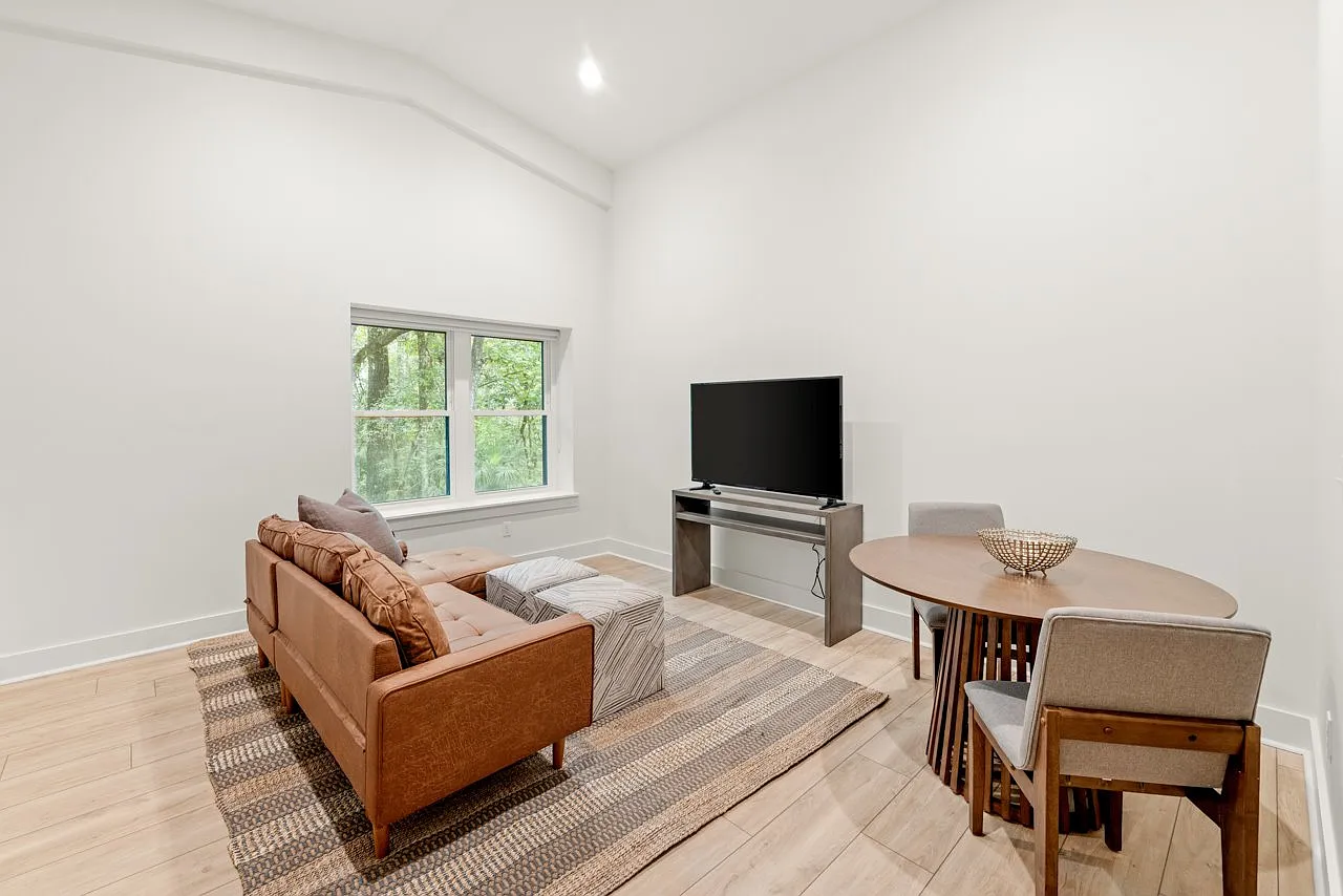 1 bed, 650 sqft, $1,995 — Photo 4