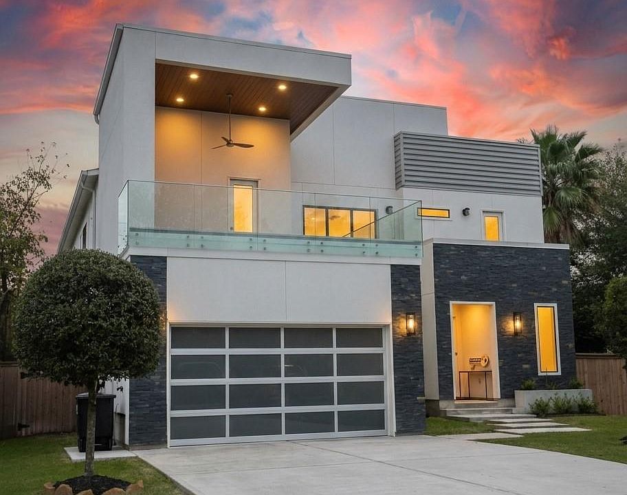 1st image of 2214 Hewitt Dr