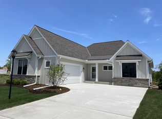 1718 N River Cir, River Hills, WI